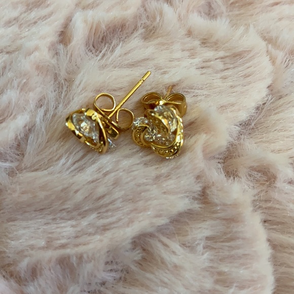 Beautiful gold plated knot earrings. Not stamped - Picture 3 of 3